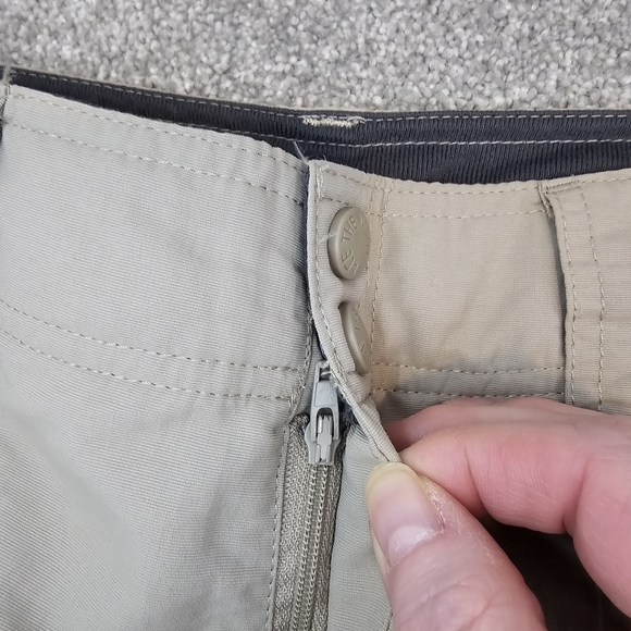 The North Face Cargo Shorts~size 10 - Picture 10 of 14